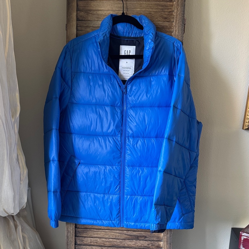 GAP Men’s Small Bright Blue Puffer Coat